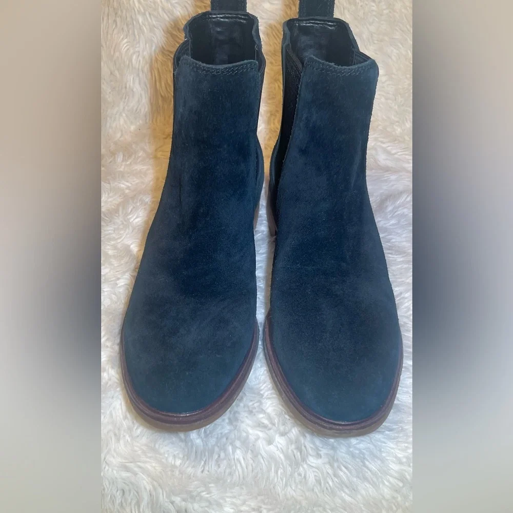Clarks Suede black ankle boots size 9.5